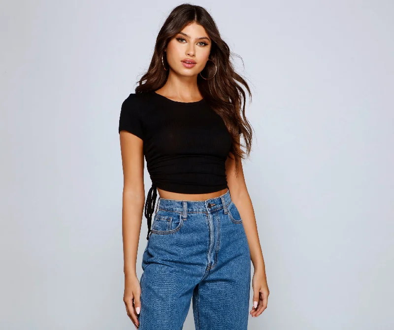 Women's Slouchy T-Shirts-Pull Me In Ruched Ribbed Knit Crop Top