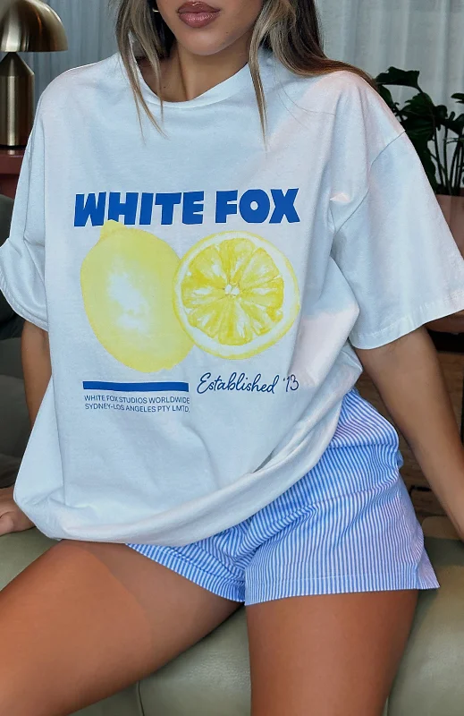 Women's Plus Size T-Shirts-Gives You Lemons Oversized Tee White