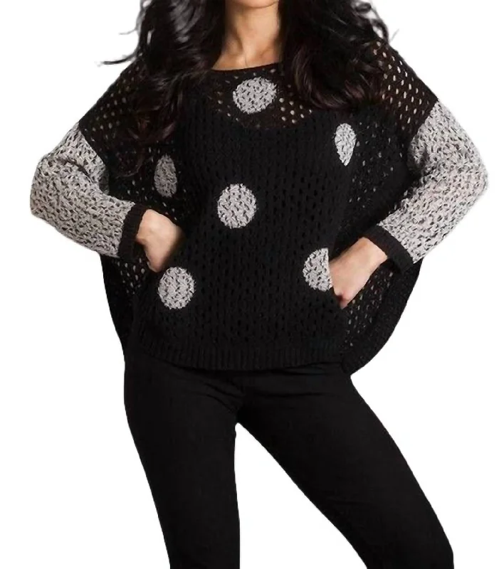 Women's Slit Pencil Pullovers-Crochet Dot Poncho In Frostblack