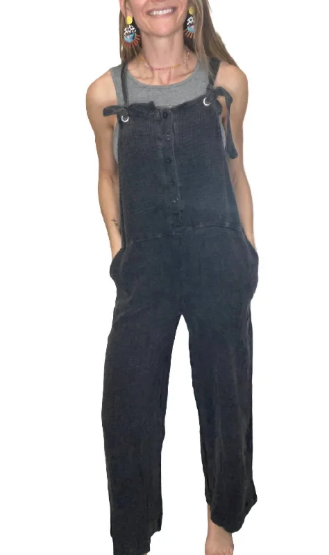 Women's Modern Pants-Washed Henley Overalls In Black